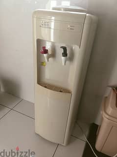 Aqua cool hot and cold water dispenser in excellent condition 0