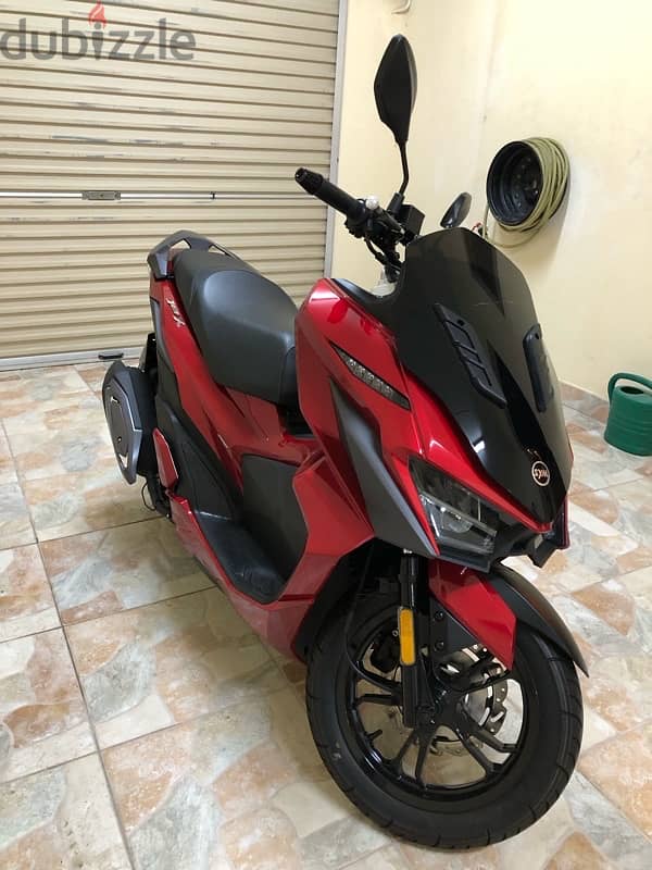 سكوتر sym 200cc 1