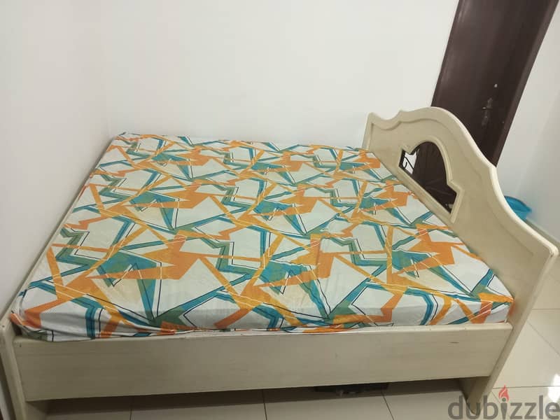 200*200 CM cot with mattress for sale 2