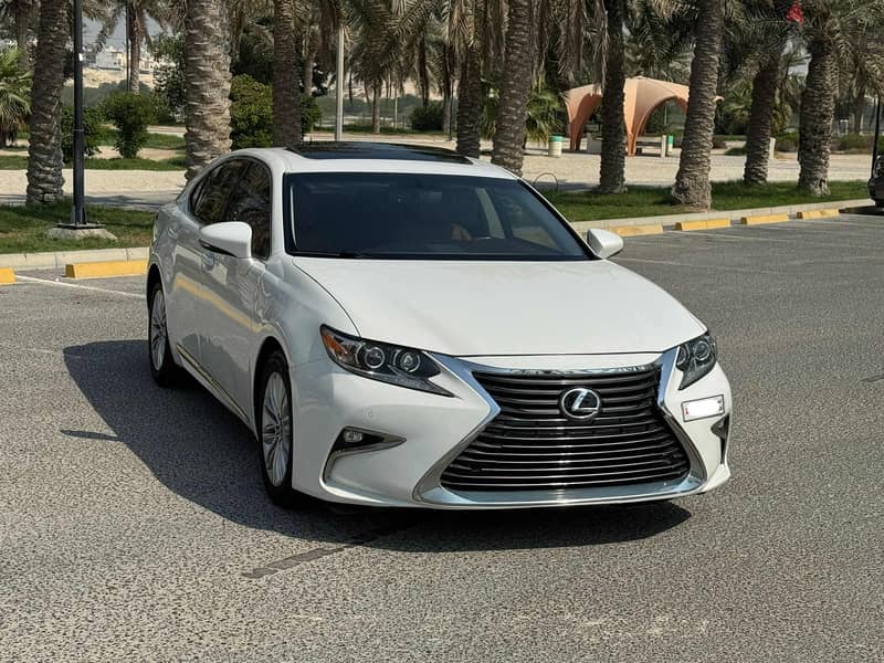 Lexus ES 350 2017 white 0