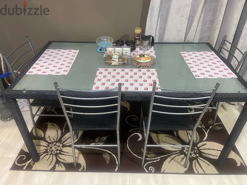 dinning table with 4 chairs 1