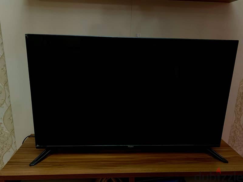 43 inch UHD TV 3