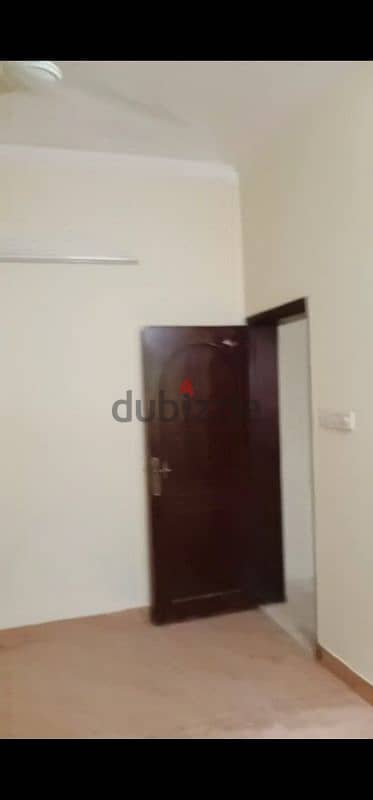 One bedroom flat on first floor with kitchen with hall with washroom 2