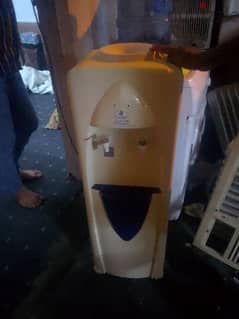 water dispenser good condition good working 3 months use 0