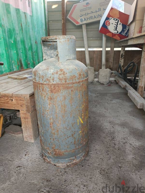 gas cylinder 1