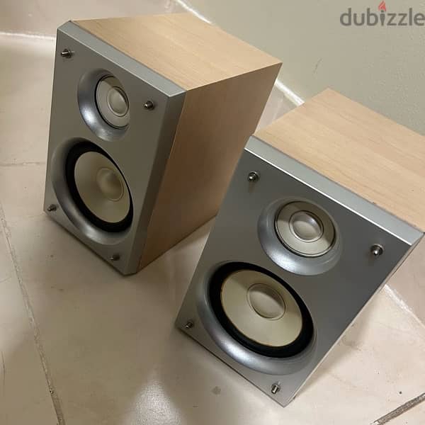 bookshelf speakers 3