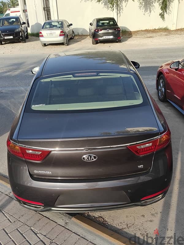 Kia Cadenza 2018 1