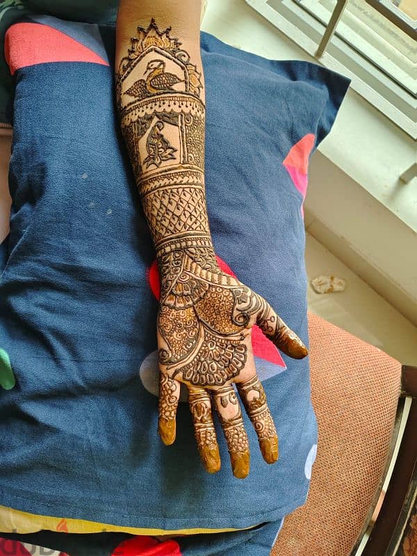 Henna/Mehndi Artist 6