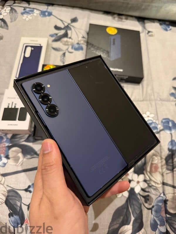 Samsung Fold 6 256 GB Navy and Samsung Buds3 Pro 5