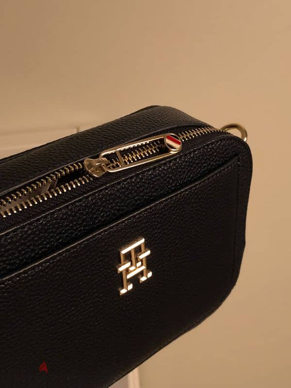 Tommy Hilfiger Emblem Crossbody Bag 2