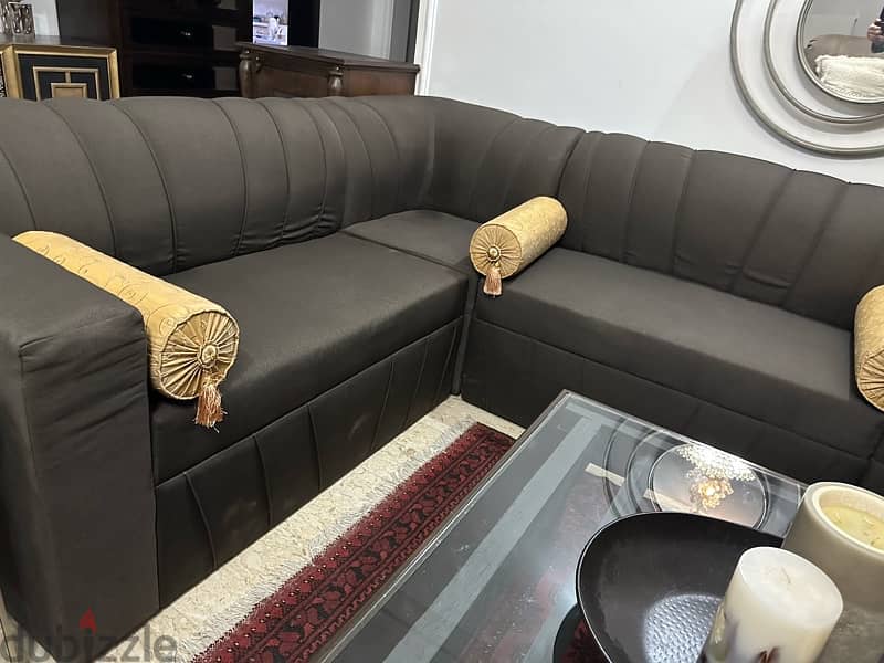 L shape sofa like new condition 3