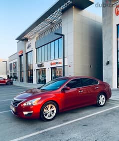 Nissan Altima in Excellent Condition 0