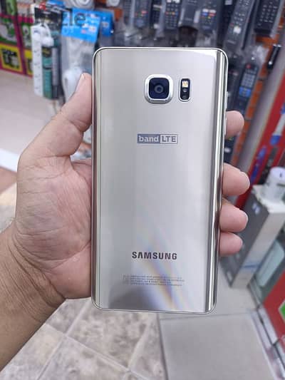 Samsung galaxy note5.4gb ram. 64gb ram