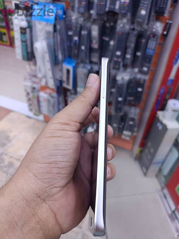 Samsung galaxy note5.4gb ram. 64gb ram 4