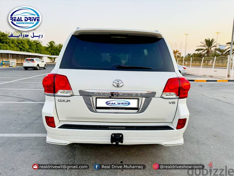 TOYOTA LAND CRUISER GXR and TOYOTA SEQUOIA Limited - 2014 4