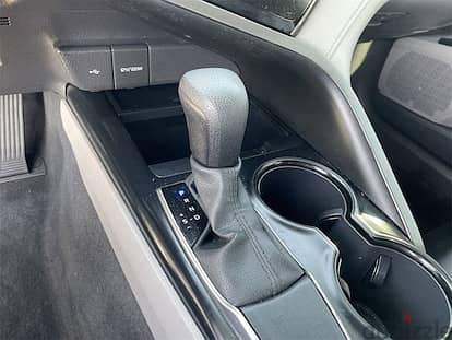 Toyota Camry 2018 GLE, Kanoo Maintained, Zero Accicent 8