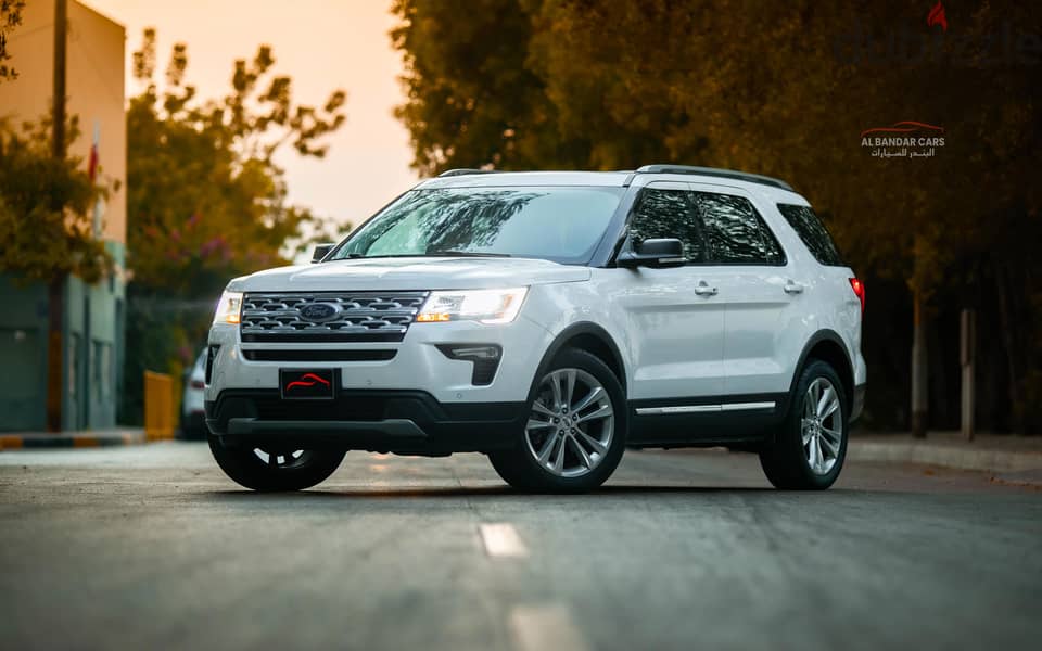 Ford Explorer 2019 XLT Excellent Condition White 4