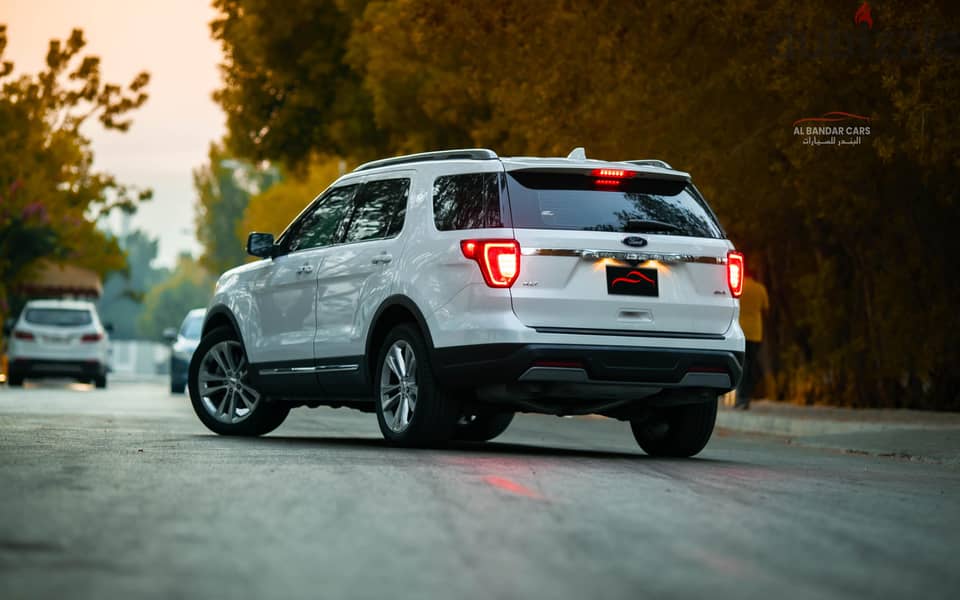 Ford Explorer 2019 XLT Excellent Condition White 5