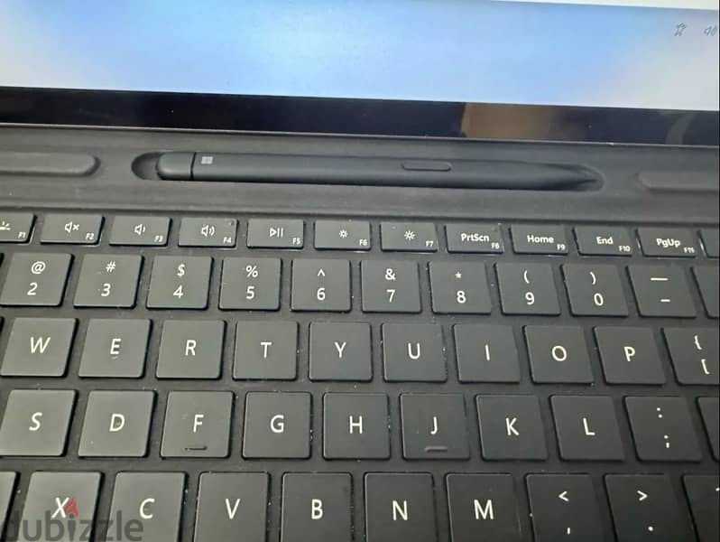 Microsoft Surface Pro 8 With Keyboard and Pen 2