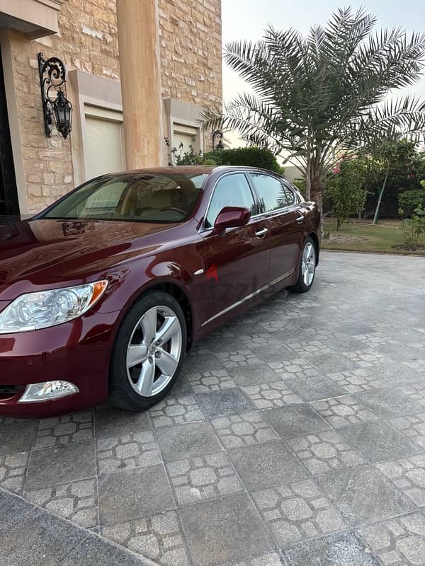 Lexus LS-Series 2008 1