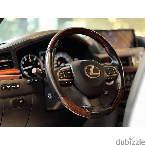 Lexus LX-Series 2016 10