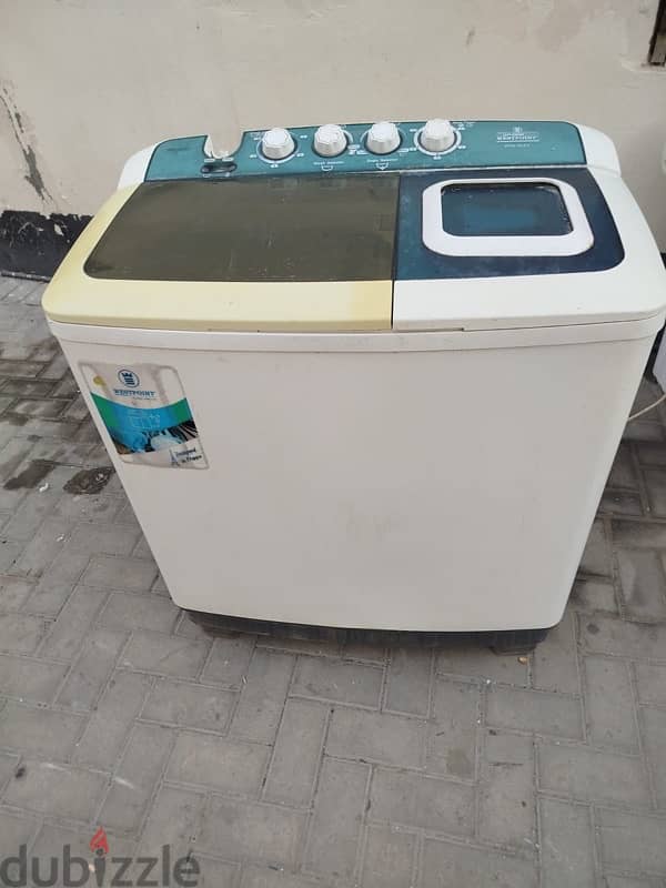 10kg washing mashine available in good condition 22 bd 0