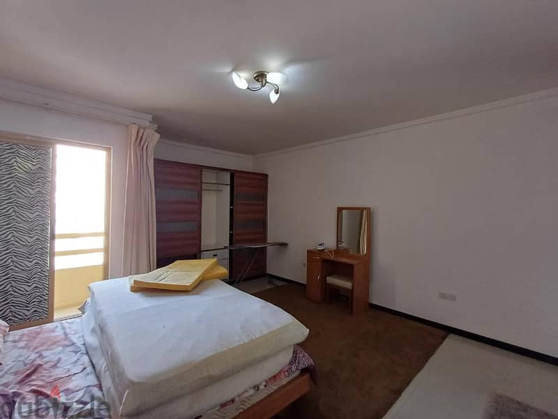 BEST PRICE OFFER ON 1 BEDROOM IN JUFFAIR/ BALCONY/ SPACIOUS HALL 4