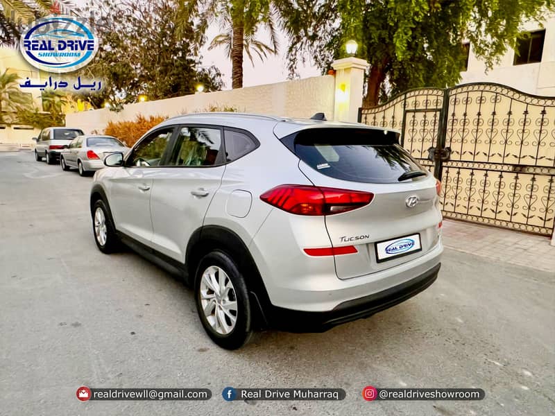 HYUNDAI TUCSON  : 2020 Engine: 2.0L SILVER: 112000 km 4