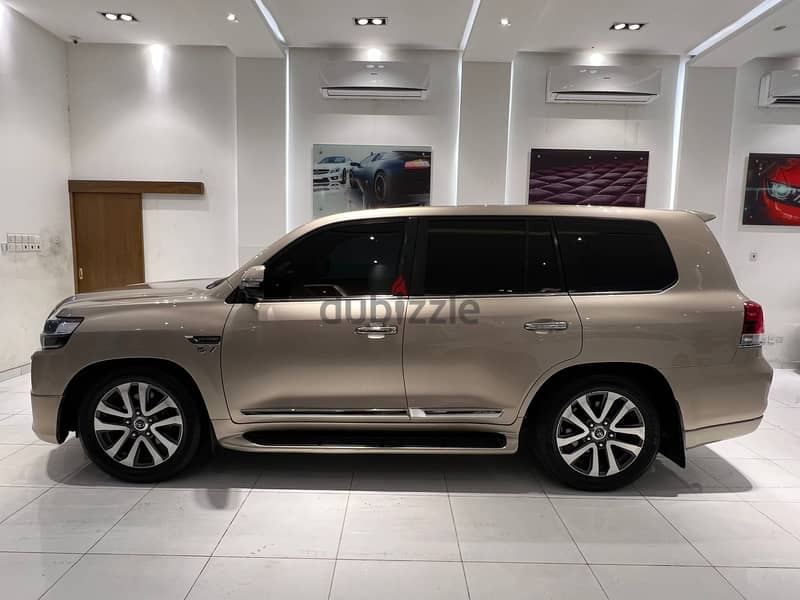 Toyota Land Cruiser 2018 MODEL VXS 5.7 FOR SALE 3