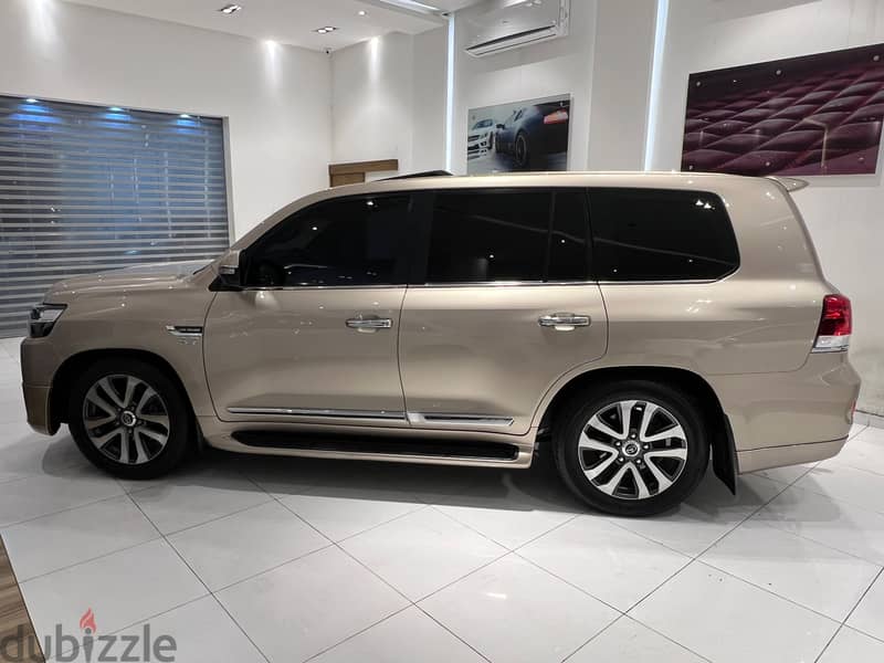 Toyota Land Cruiser 2018 MODEL VXS 5.7 FOR SALE 8