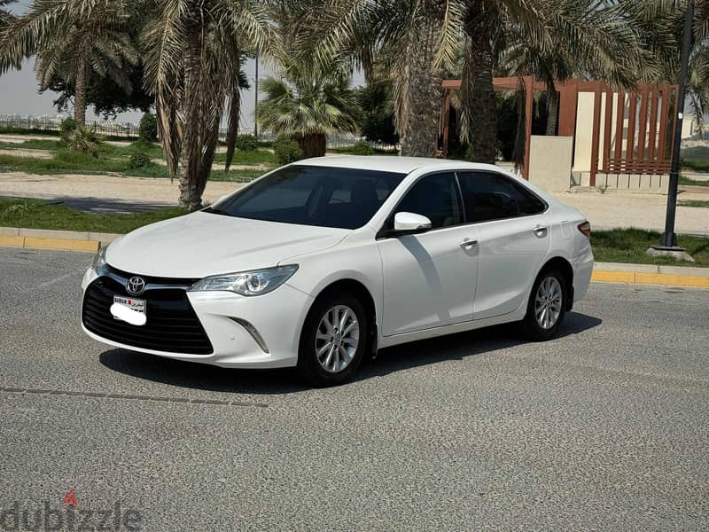 Toyota Camry GL 2016 white 1