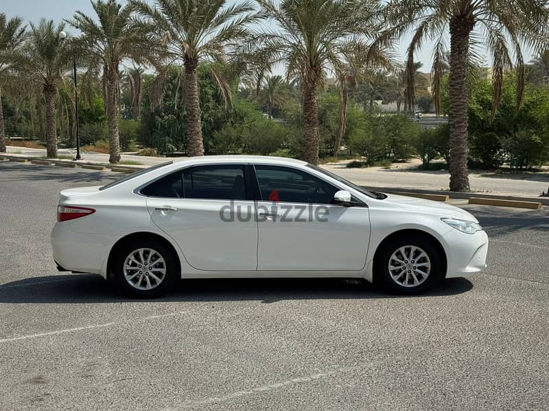 Toyota Camry GL 2016 white 2