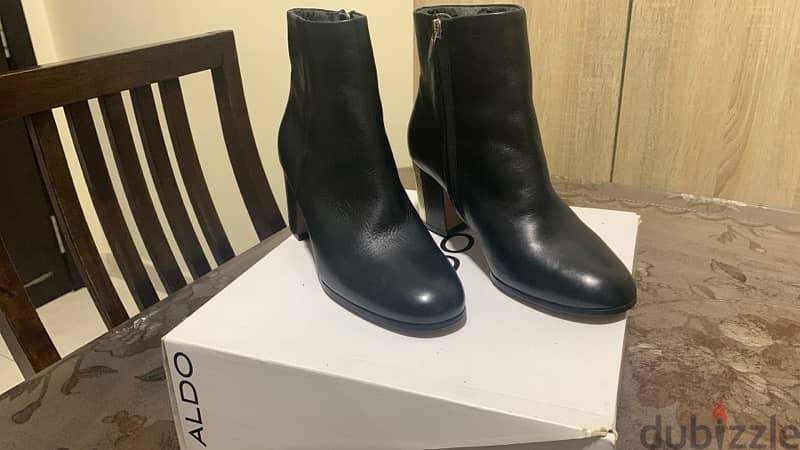 RUSH NOW !!! 2 ORIGiNAL ALDO BOOTS for 17 BD ONLY 4