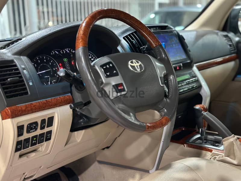 Toyota Land Cruiser 2012 GXR 4