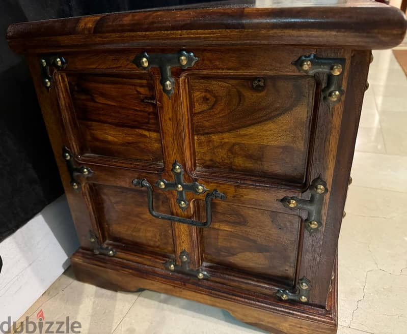 High-Quality Wooden Chest - Desert Design Interiors- Excellent condit 5