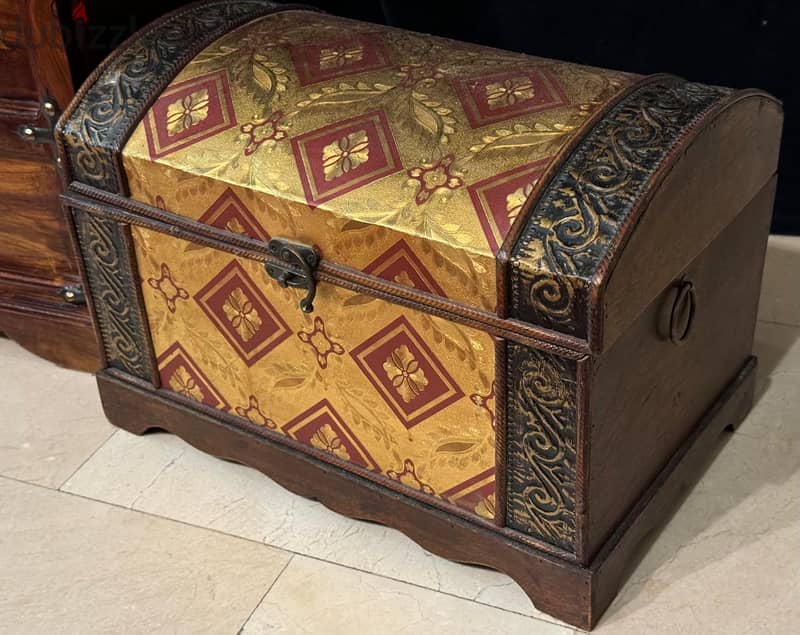 High-Quality Wooden Chest - Desert Design Interiors- Excellent condit 7