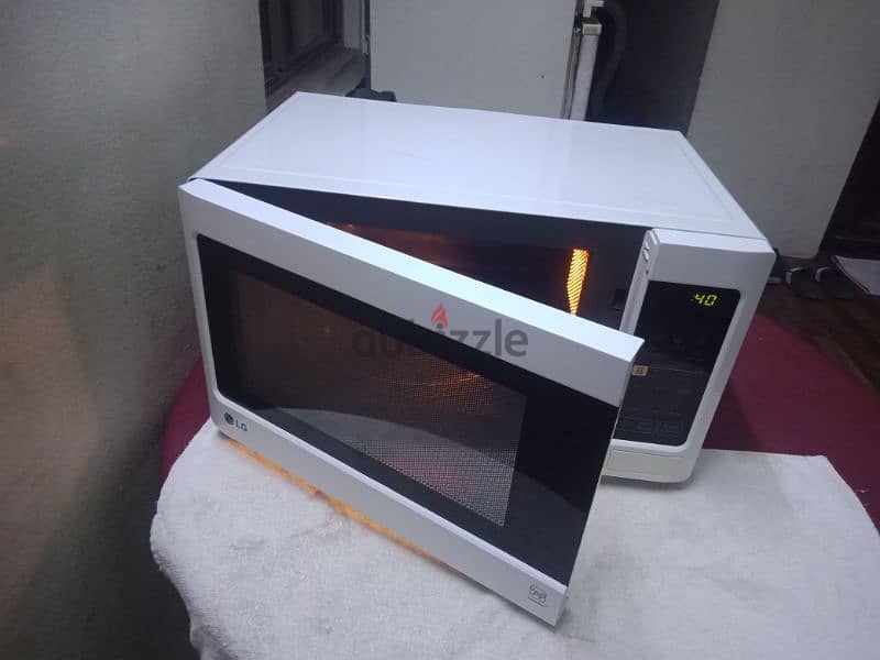 LG 30 LTR MICROWAVE OVEN 2