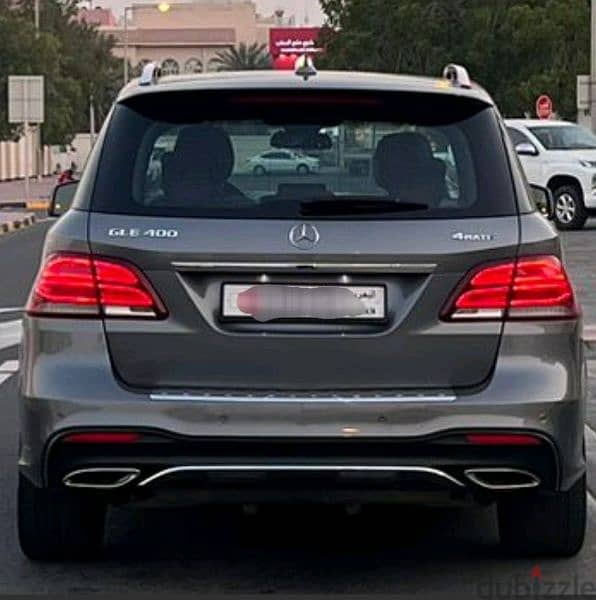 Mercedes-Benz GLE 400 model 2018 top option 3