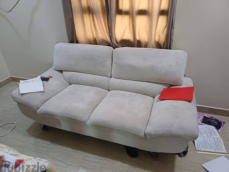 Comfortable Sofa Set & Table 0