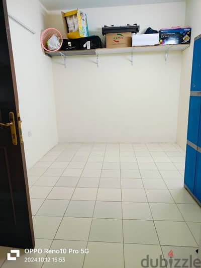 Room available with a decent family in Gudaibiya - Hoora.