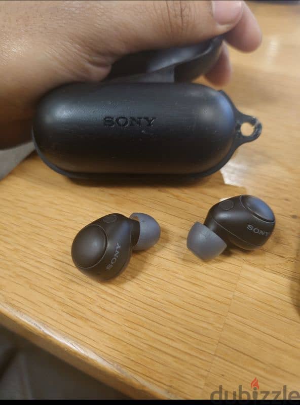 For sale Sony earbuds WF-700N 1