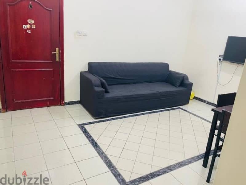 FULLY FURNISHED FLAT FOR 2 MONTHS BD 200 INCLUSIVE EWA 5