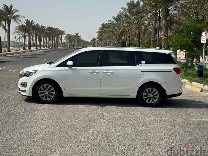 Kia Carnival 2020 white 2