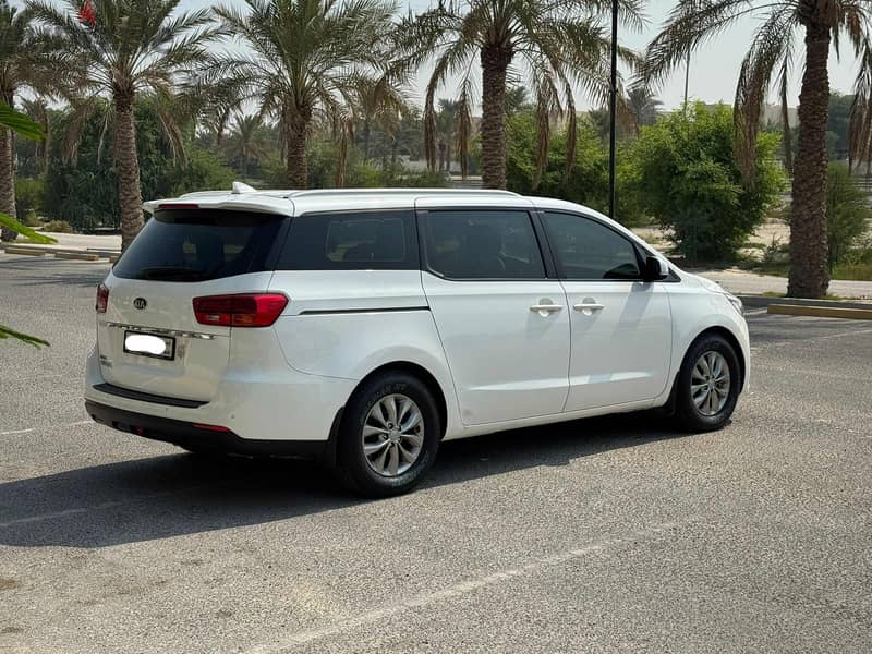 Kia Carnival 2020 white 6