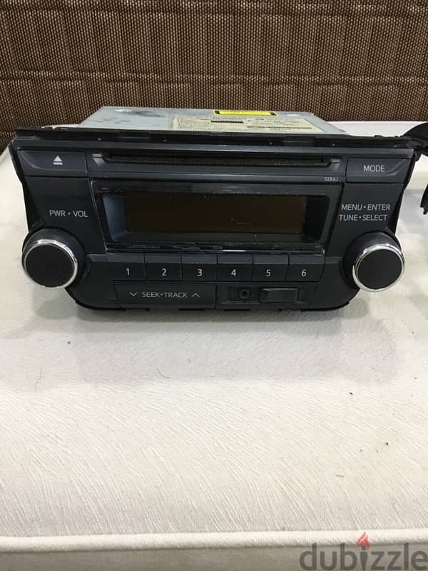 original Yaris stereo 0