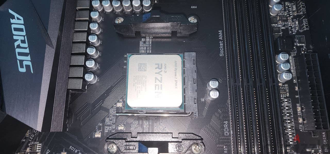 AMD Ryzen 7 3700X CPU (used) 2