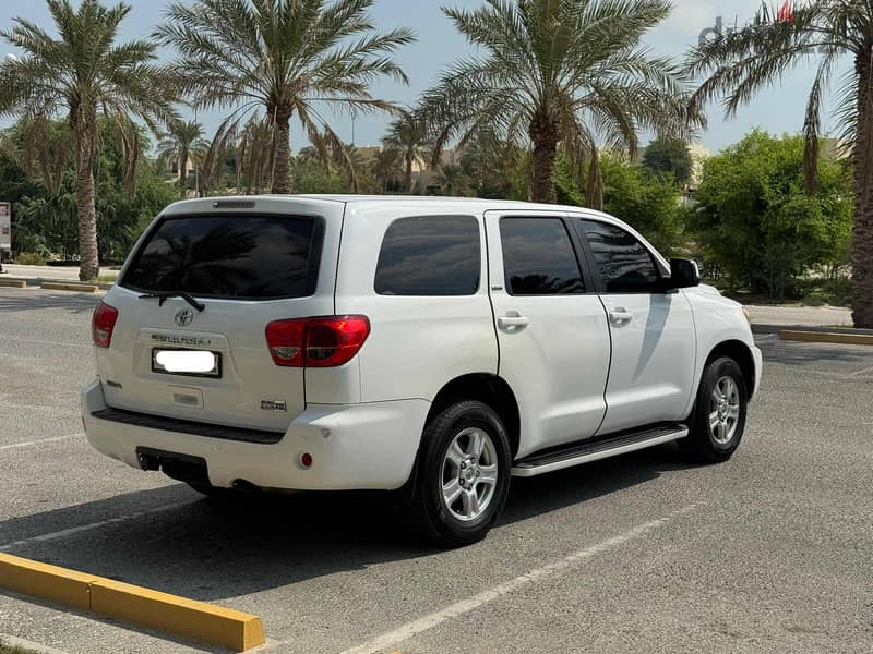 Toyota Sequoia SR5 2009 white 6