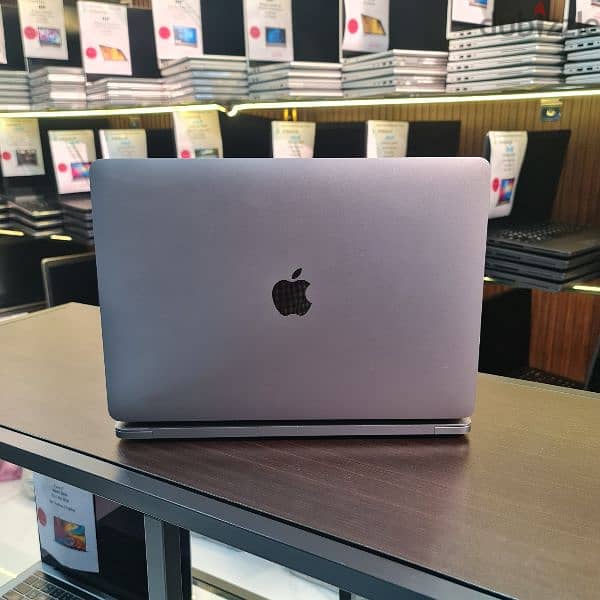 Apple Macbook Air 2018 Core i5-8th Gen 5