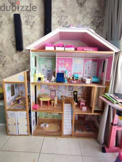 large doll house 0