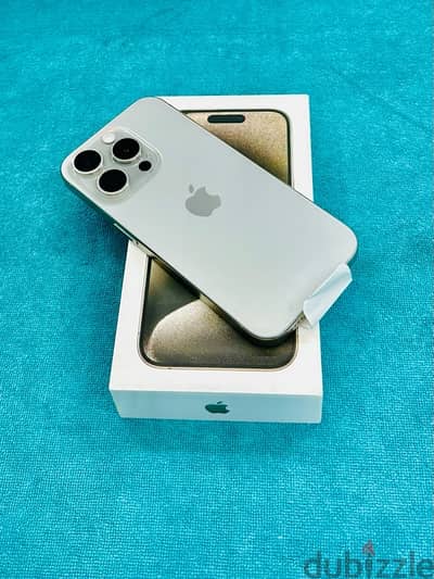 iPhone 15 pro natural titanium 256 gb only 40 days ues full warranty